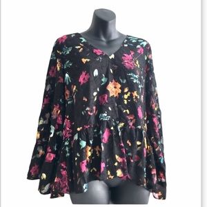 NWT Beige by ECI Floral Blouse. Size M
